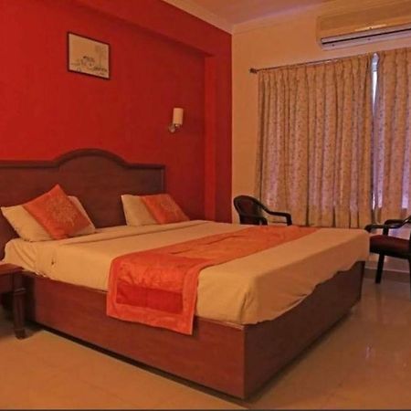 Goldmine Hotels Chennai Bagian luar foto