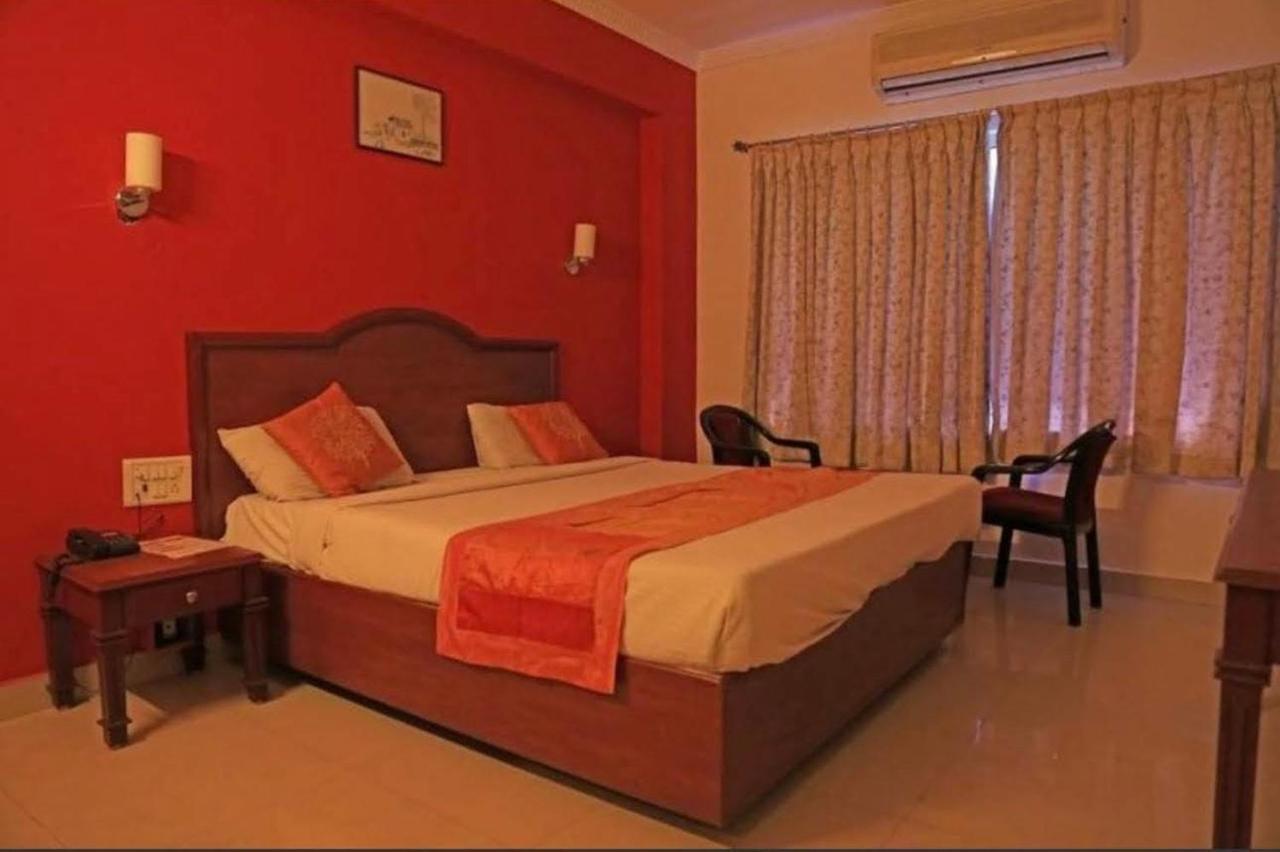 Goldmine Hotels Chennai Bagian luar foto