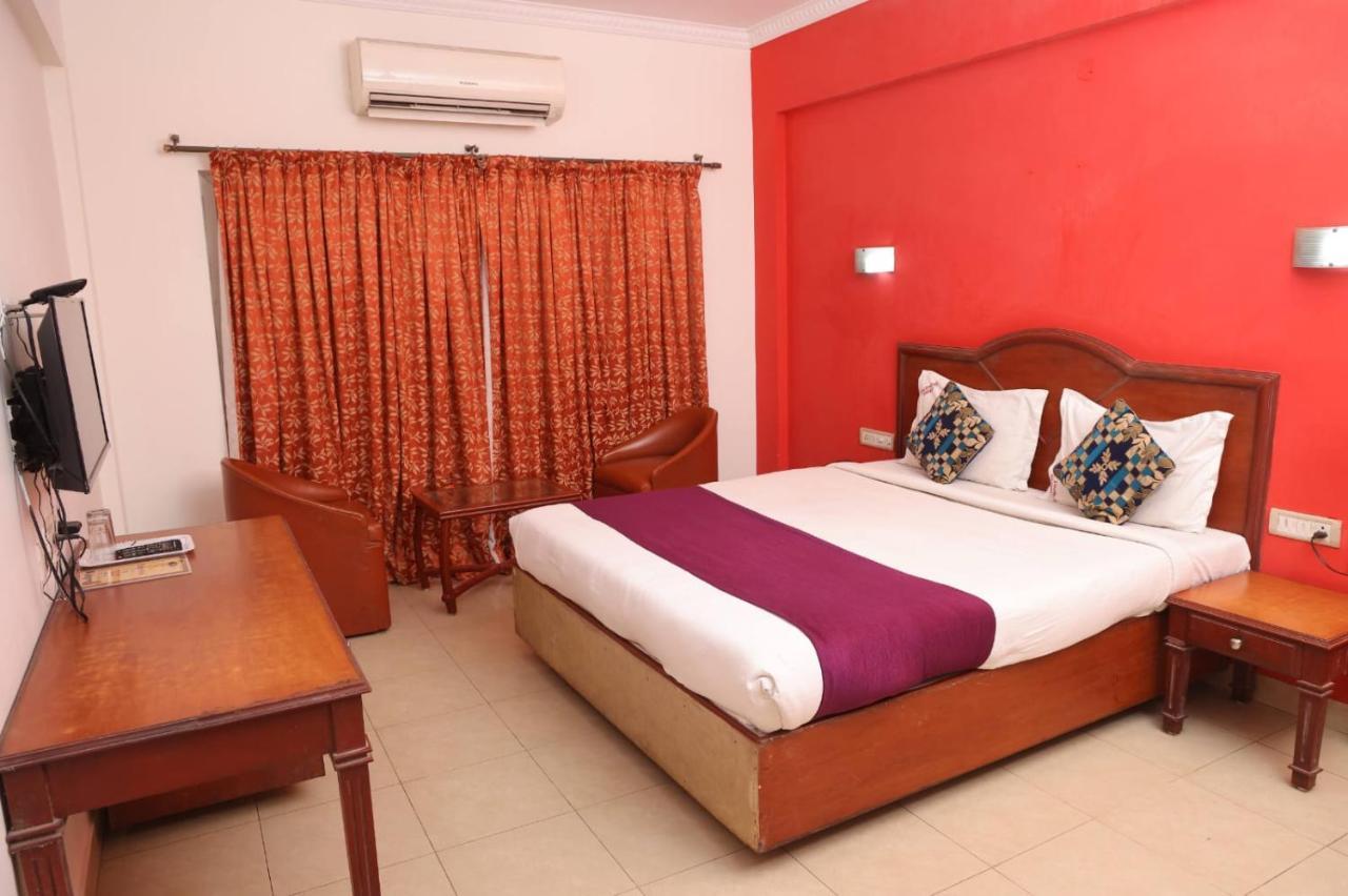 Goldmine Hotels Chennai Bagian luar foto